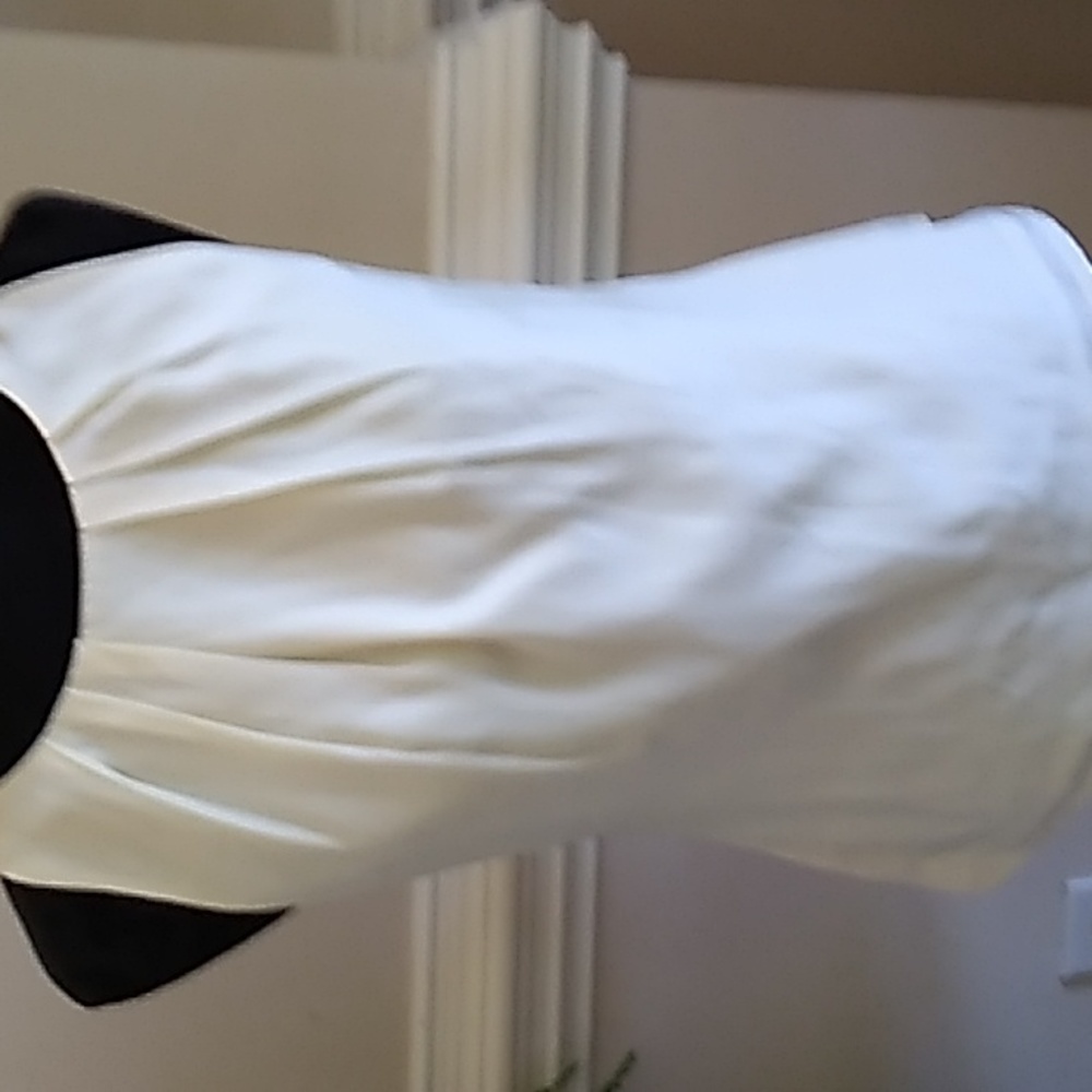 Britt Ryan cute button up bow back